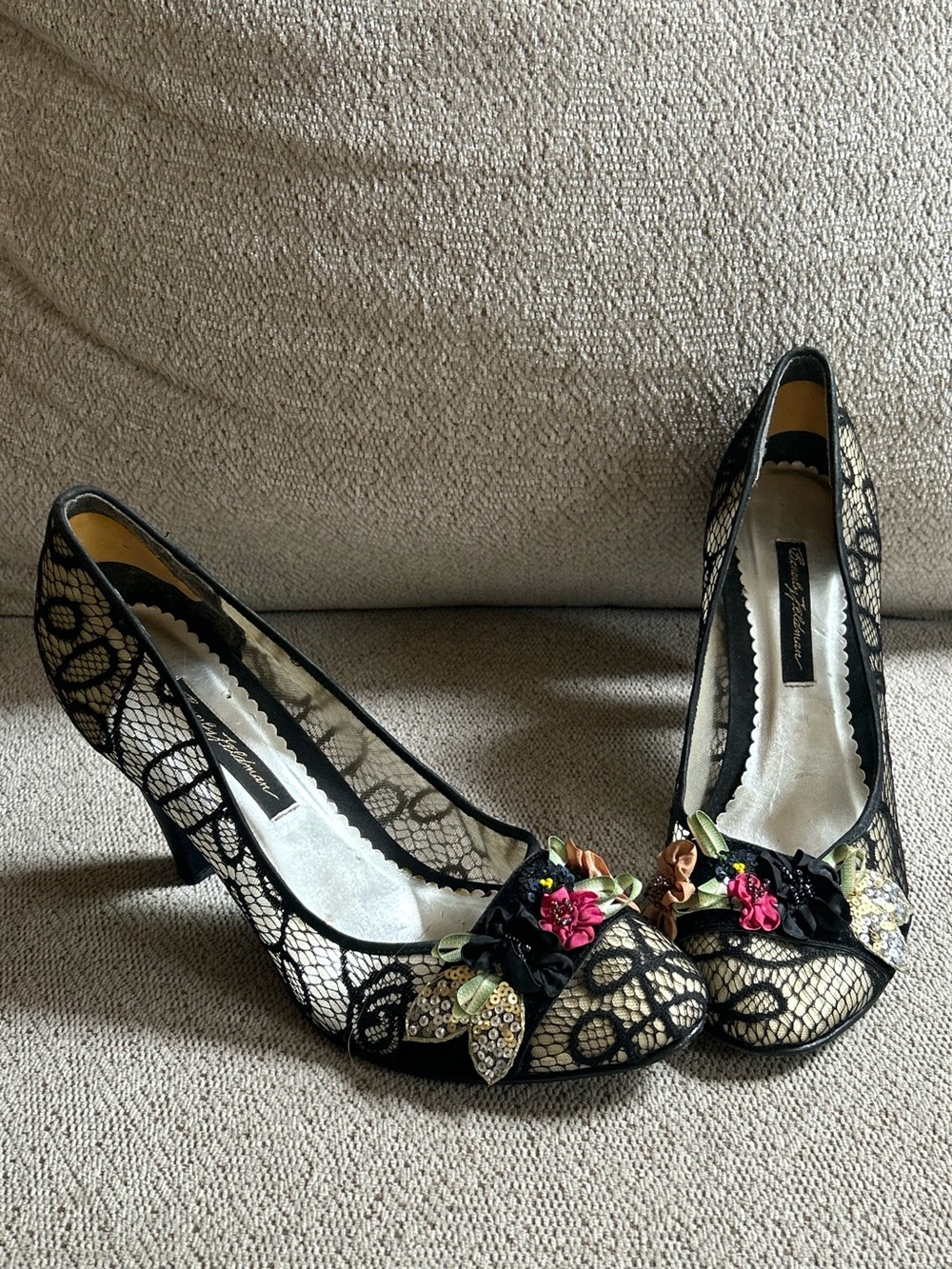 Beverly Feldman Black Lace Pumps Retro Floral Embellishments Pumps Heels Dressy